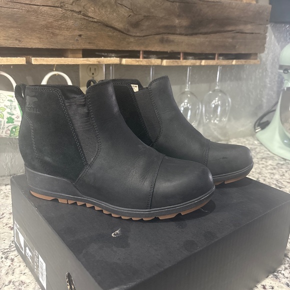 Sorel Black Ankle Boots - Picture 1 of 7